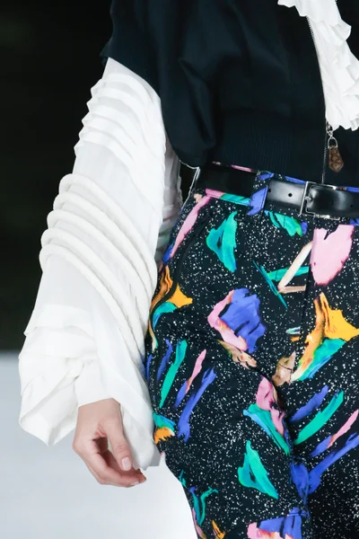 Look 30